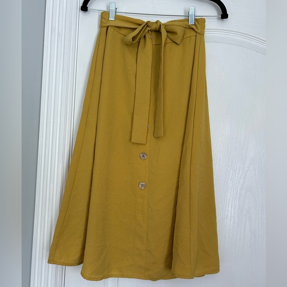 Cato Midi Length Button Down Yellow Skirt with Attached Ribbon Tie Size Small - Picture 2 of 10